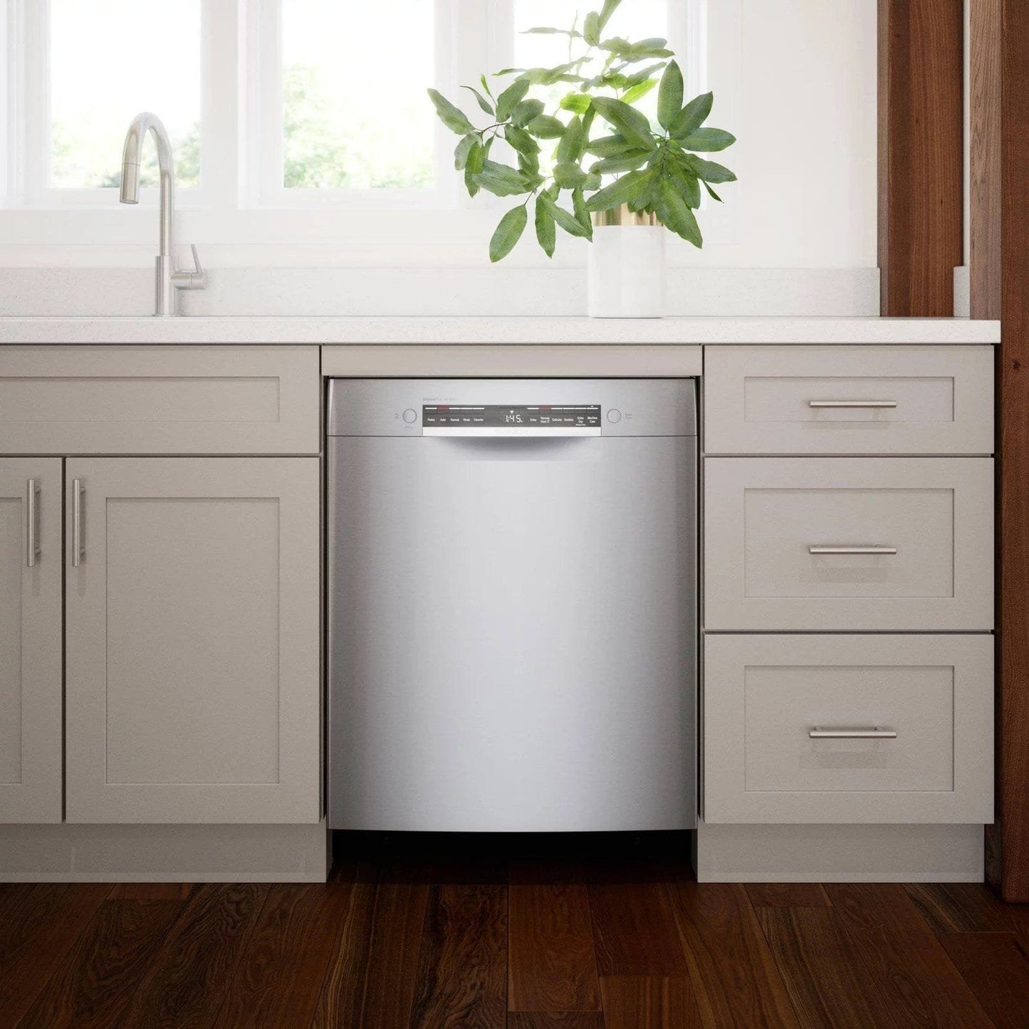 Bosch 300 Series 24″ Stainless Steel Built in Dishwasher-SGE53B55UC image 8