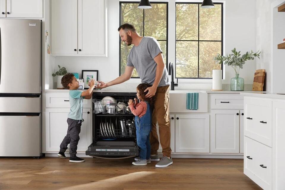 Frigidaire GDPH4515AF 24″ Built-In Dishwasher, Energy Star Certified, Top Control, Stainless Steel image 6