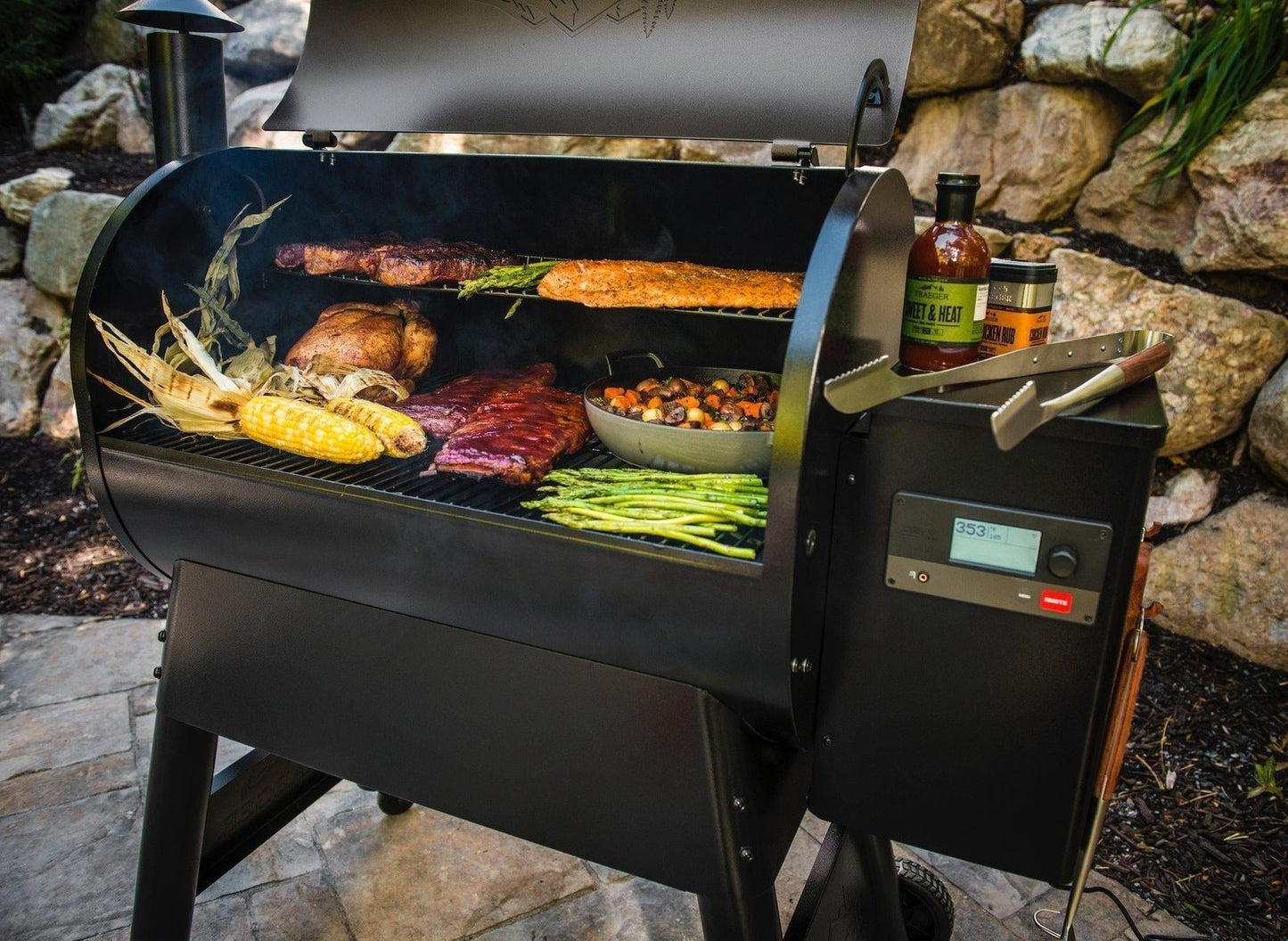 Traeger Black Pro 780 WiFi-Enabled Pellet Grill image 7