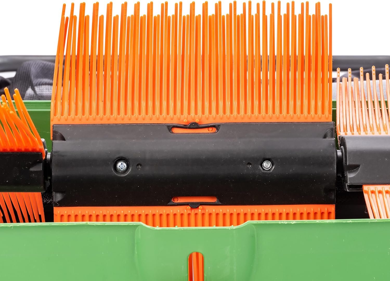 Scotts 26 in. Push Lawn Sweeper LSW70026S, Black/Green image 5