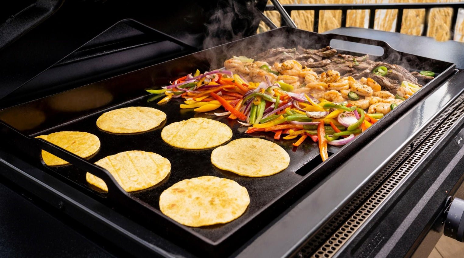 Traeger Flat Top Grill Flatrock™ Griddle image 13