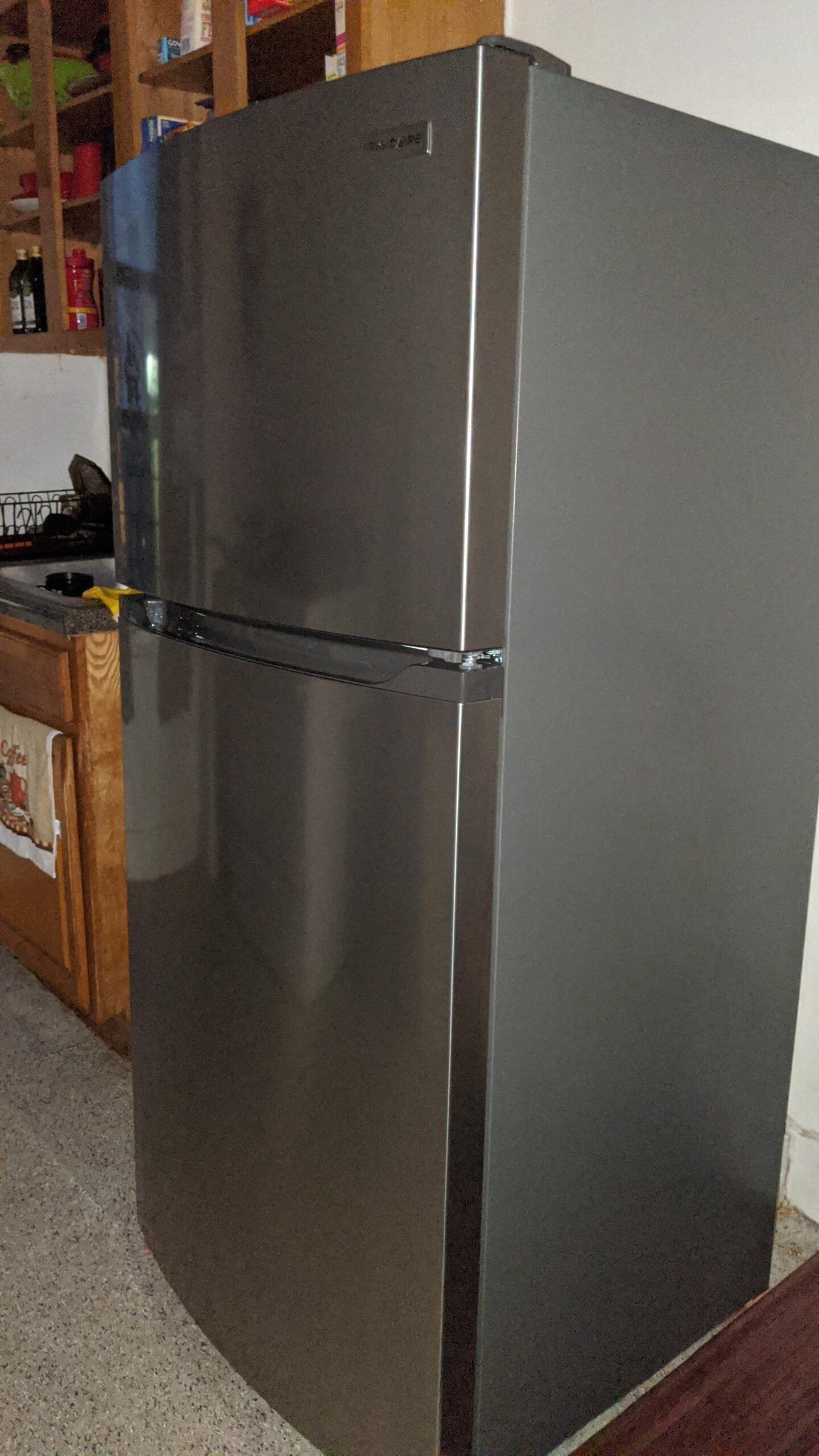 Frigidaire – 13.9 Cu. Ft. Top-Freezer Refrigerator – Brushed Steel image 4