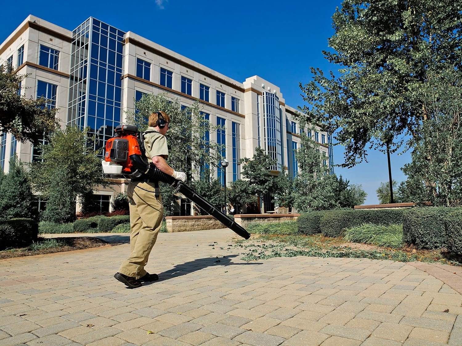 Husqvarna 350BT Gas Backpack Leaf Blower 50.2cc, 692 CFM, 180 MPH image 7