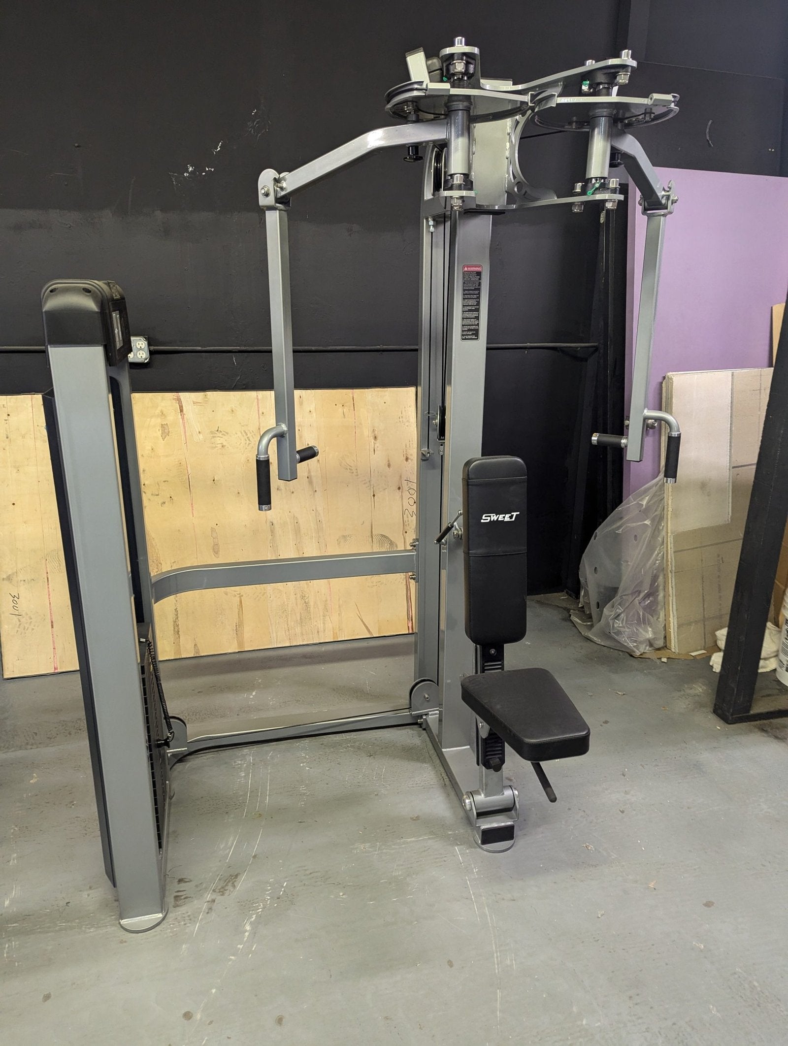 Sweet Pec Deck / Rear Delt image 1