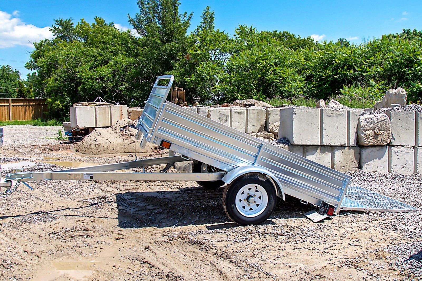 DK2 5-ft x 7-ft Steel Utility Trailer with Ramp Gate ( 1639-lb Capacity ) 2491713 image 6
