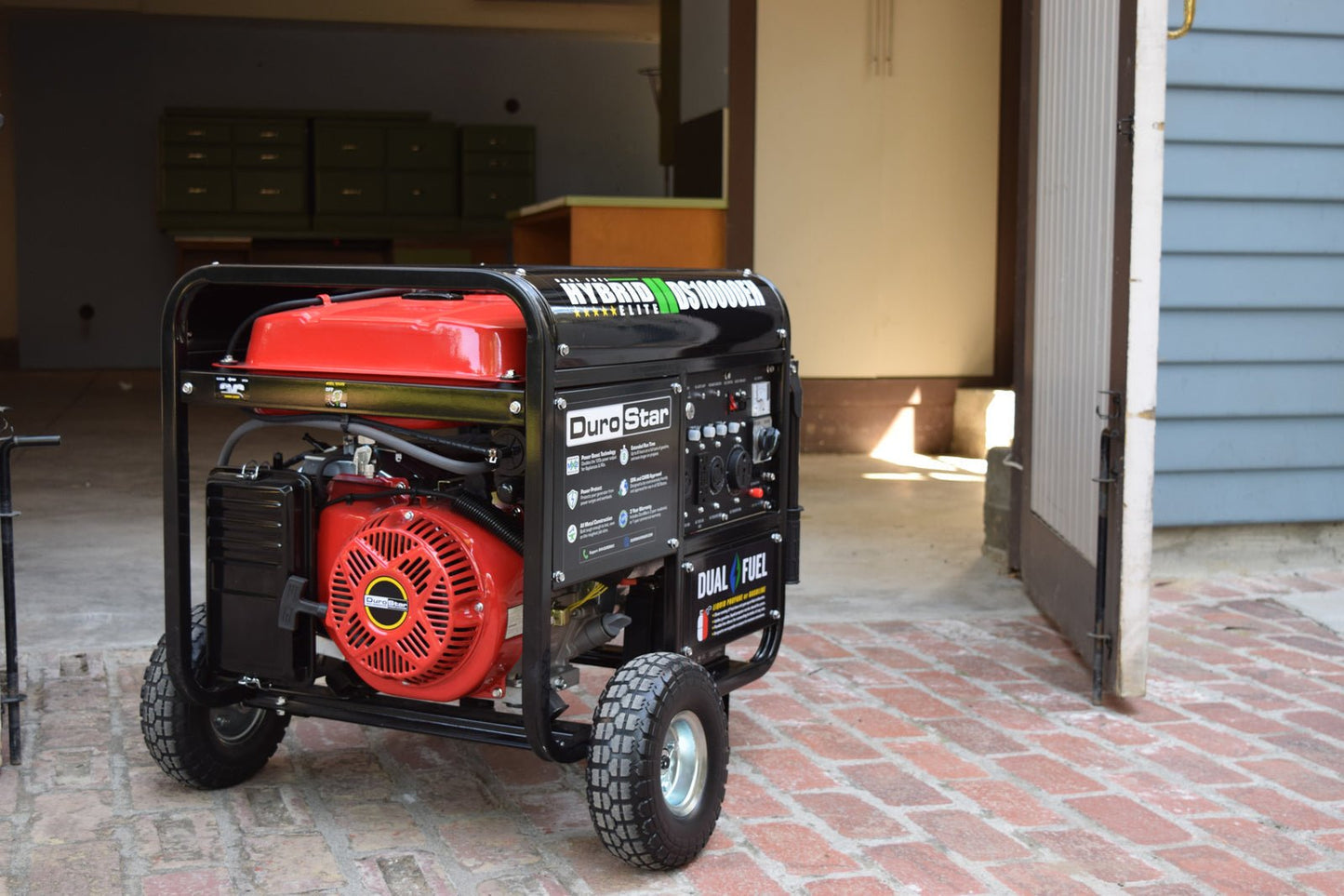 10,000 Watt Dual Fuel Portable Generator image 14