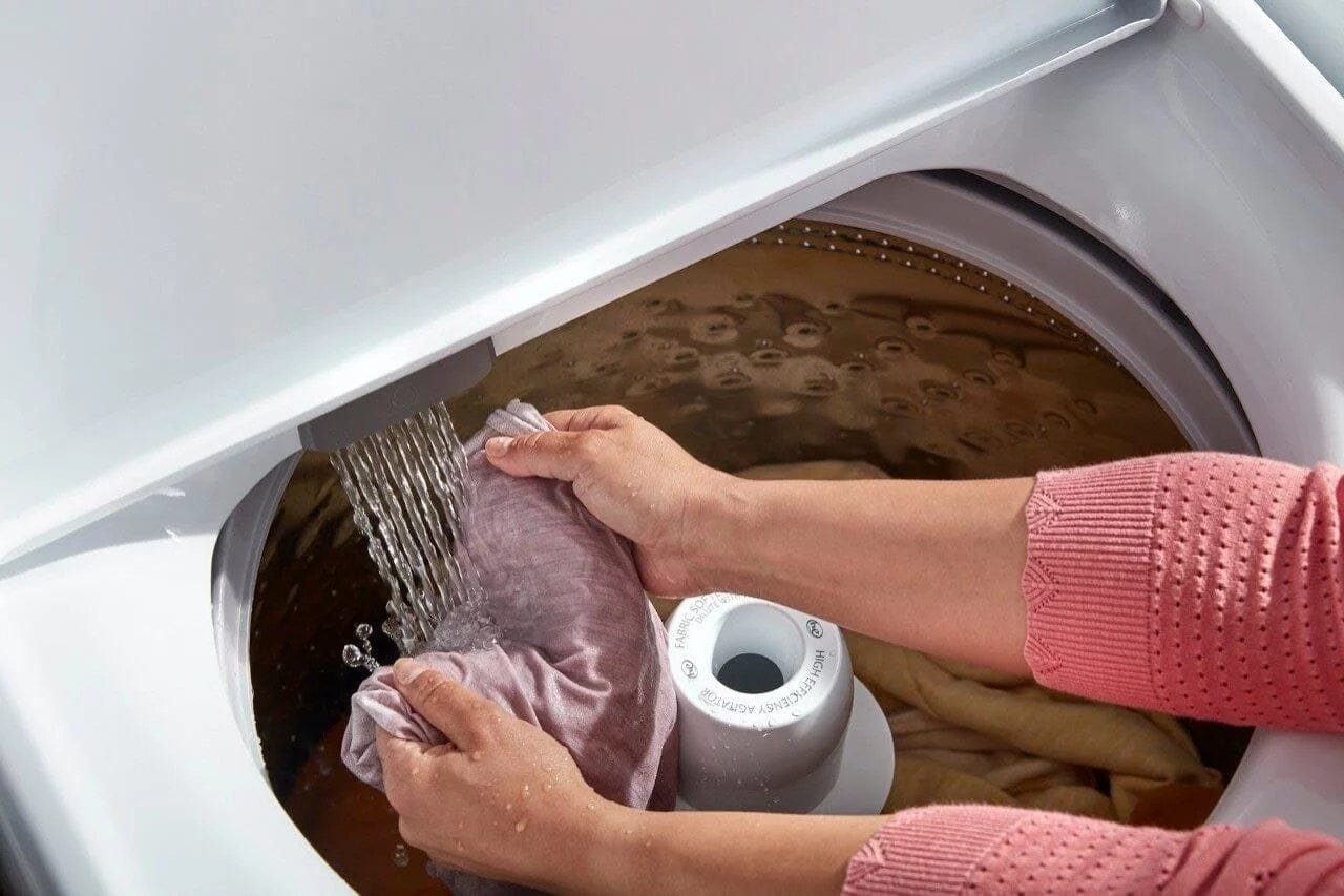 Whirlpool 4.5 Cu. Ft. High-Efficiency Top Load Washer with Built-In Faucet – White image 3