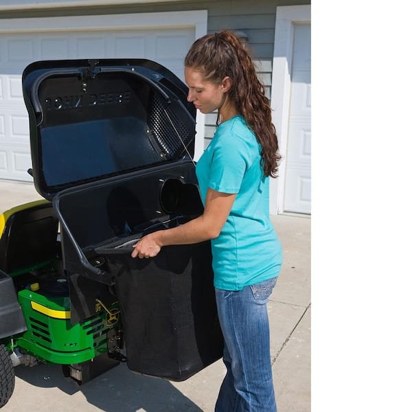 John Deere 42-inch Zero-Turn Mower Twin Bagger: 6.5 Bushel Grass Collection System image 5